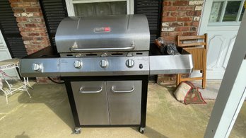 Lg 3 Burner Char-Broil  Performance Barbecue, Plus 2 Grill Tools