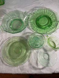 Lot Of Ggreen Depression Glass Hazel Atlas Fruit Juicer, Plates, And Sugar Bowl