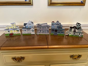 5 Shiela's Collectibles Wood Houses
