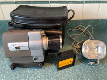 Argus Instant Load 811 8mm Film Camera Uses K40 Cassettes And Light
