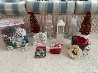 Lot Of 13 Christmas Decorations. Light Up Items Need Batteries