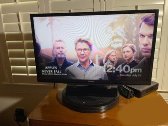 Samsung TV Television Model UN28H4500  27'  & Revolving Base. No Remote.