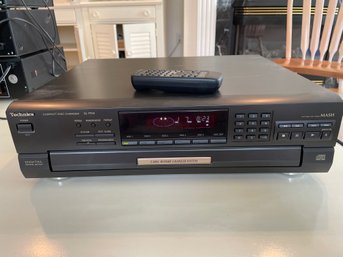Technics SLPD9 5 CD Compact Disc Changer. Works.
