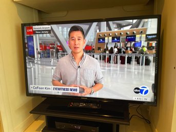 Samsung  39' TV Television UN39F-5000 & Remote. Works