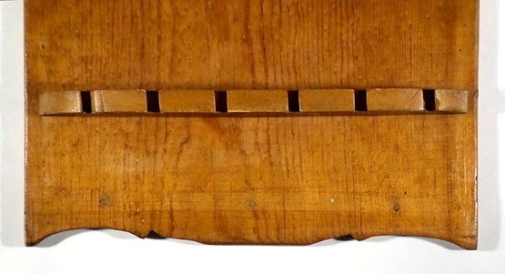 HANDMADE ANTIQUE SPOON RACK IN THE EARLY AMERICAN STYLE, EARLY 20TH ...
