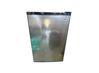 Igloo Mini Refrigerator