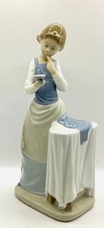 Lladro Spain 'Girl Ironing' Porcelain Figurine No Box