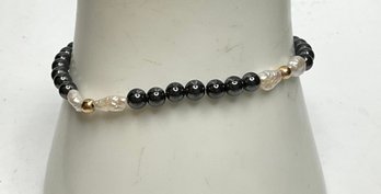 JA53 14K Gold Hematite & Freshwater Pearl Bead Bracelet 5.68gr
