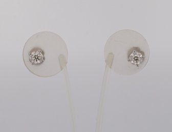 14k White Gold Diamond Stud Earrings