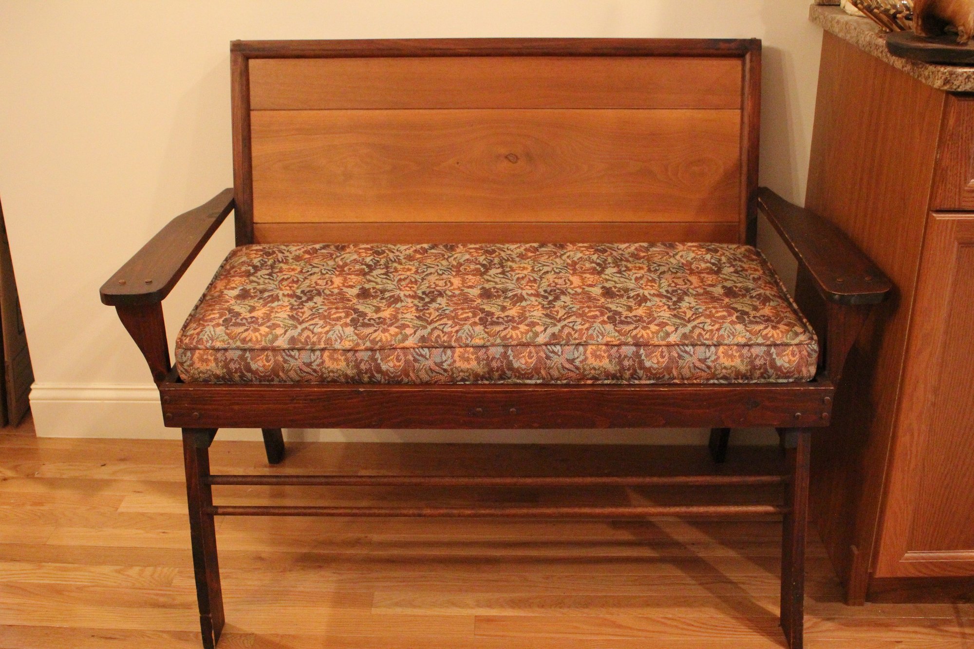 Wooden Bench (353) #18874 | Auctionninja.com