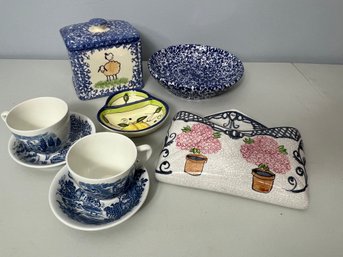 Blue And White Dishes (DR36)