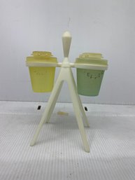 Tupperware Salt & Pepper (K7)