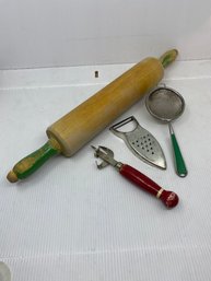 Vintage Kitchen Utensils (K29)