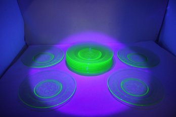 Twelve Hazel Atlas Clover Plates (JD44)