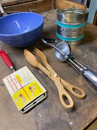 Kitchen Items (B25)