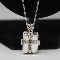 Sterling Silver Necklace With Box Charm That Contains Gems (69)