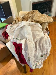 Assorted Linens (DR)