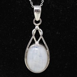 Sterling Silver And Moonstone Necklace (104)