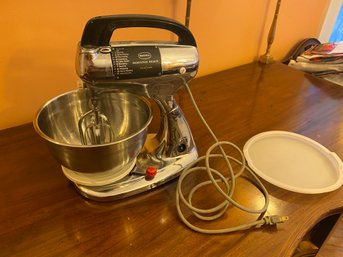Electric Mixer (P44)