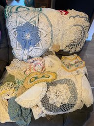 Doilies And Crocheted Items (396)