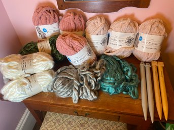 Jumbo Yarn And Thick Knitting Needles (BR21)
