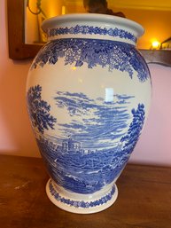 Large Wedgwood Windsor Castle Vase (BR24)