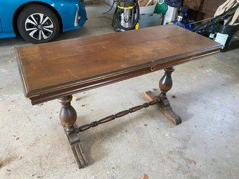 Table With Integrated Leaf (G4)