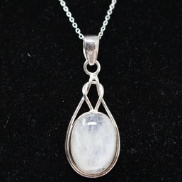 Sterling SIlver And Moonstone Necklace (260)