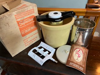 Montgomery Ward Ice Cream Maker (BR1-56)