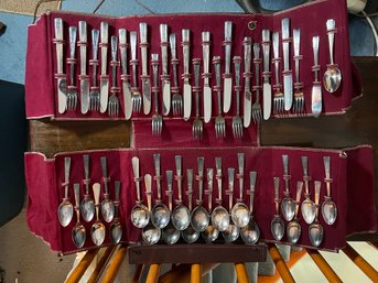 Vintage Silverplate Flatware (BR1-57)