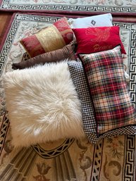 Throw Pillows (J44)