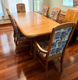 Broyhill Oak Dining Table (214)