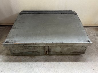 Antique Desk (DN19)