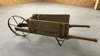 Vintage Wooden Wagon Loose Needs Work (B16)