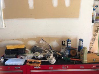 Garage Items On Top Of Toolbox (GA19)
