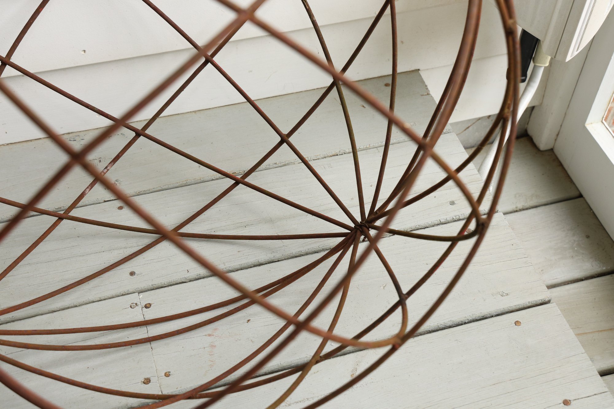 Rustic Metal Garden Iron Wire Sphere #19655 | Auctionninja.com