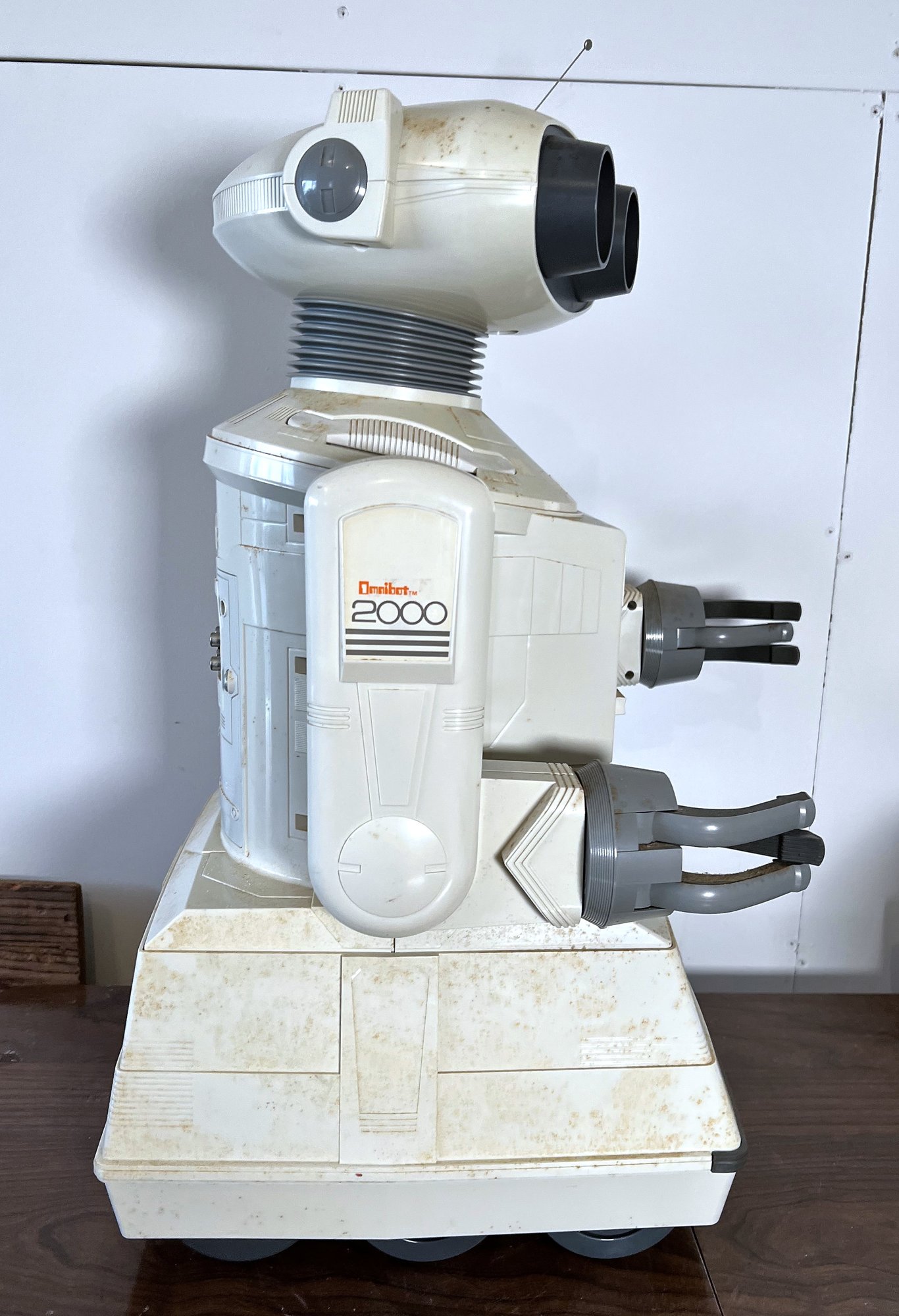VINTAGE HOOTBOT BY TOMY , OMNIBOT 2000 BY TOMY, MARTIAN WAR