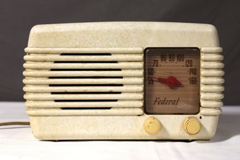Vintage Federal Tabletop Radio 1940's