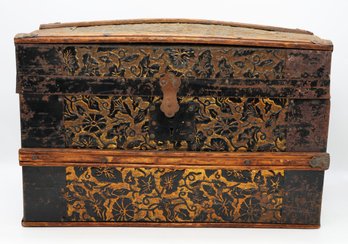 Antique Doll Domed Trunk With Accessories -shippable