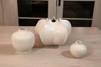 Ivory Toned Fun Trio Of Vases- Shippable