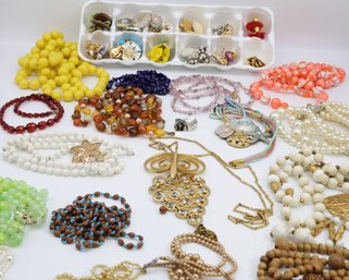 Large Collection Of Vintage Costume Jewelry - Shippable