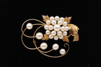 18k Yellow Gold With Pearls Lovely Brooch