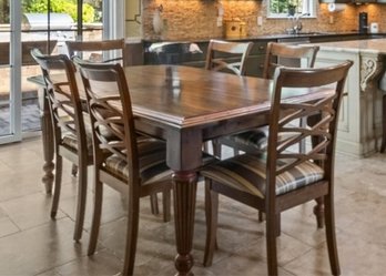 Table With Butterfly Leaf & 6 Chairs