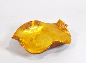 Glastonbury Lotus Daisy Fields 22k Gold Curled Handle Dish