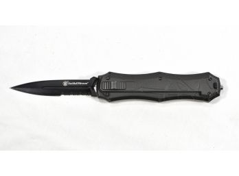 Smith & Wesson Spring Assist Pocket Knife Like New Condition