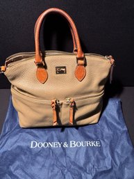 Super Clean Vintage Dooney Bourke Pebble Grain Leather Purse - Very Large - Great Compartments