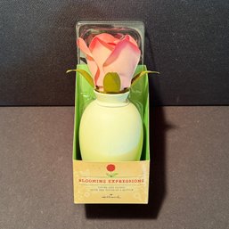 Hallmark Blooming Expressions Greeting - 'love You Lots!'