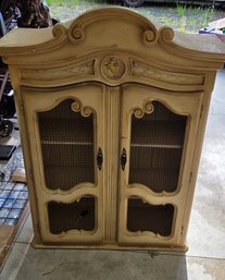 Curio Cabinet Approximately 5 Ft Tall #214
