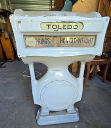 Large 'Toledo' White Scale