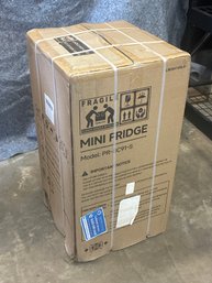 New Sealed Mini Fridge PR-BC91-S Lot #157